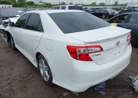 2012 Toyota Camry Se z USA, uszkodzony, nr VIN 4T1BF1FKXCU562020